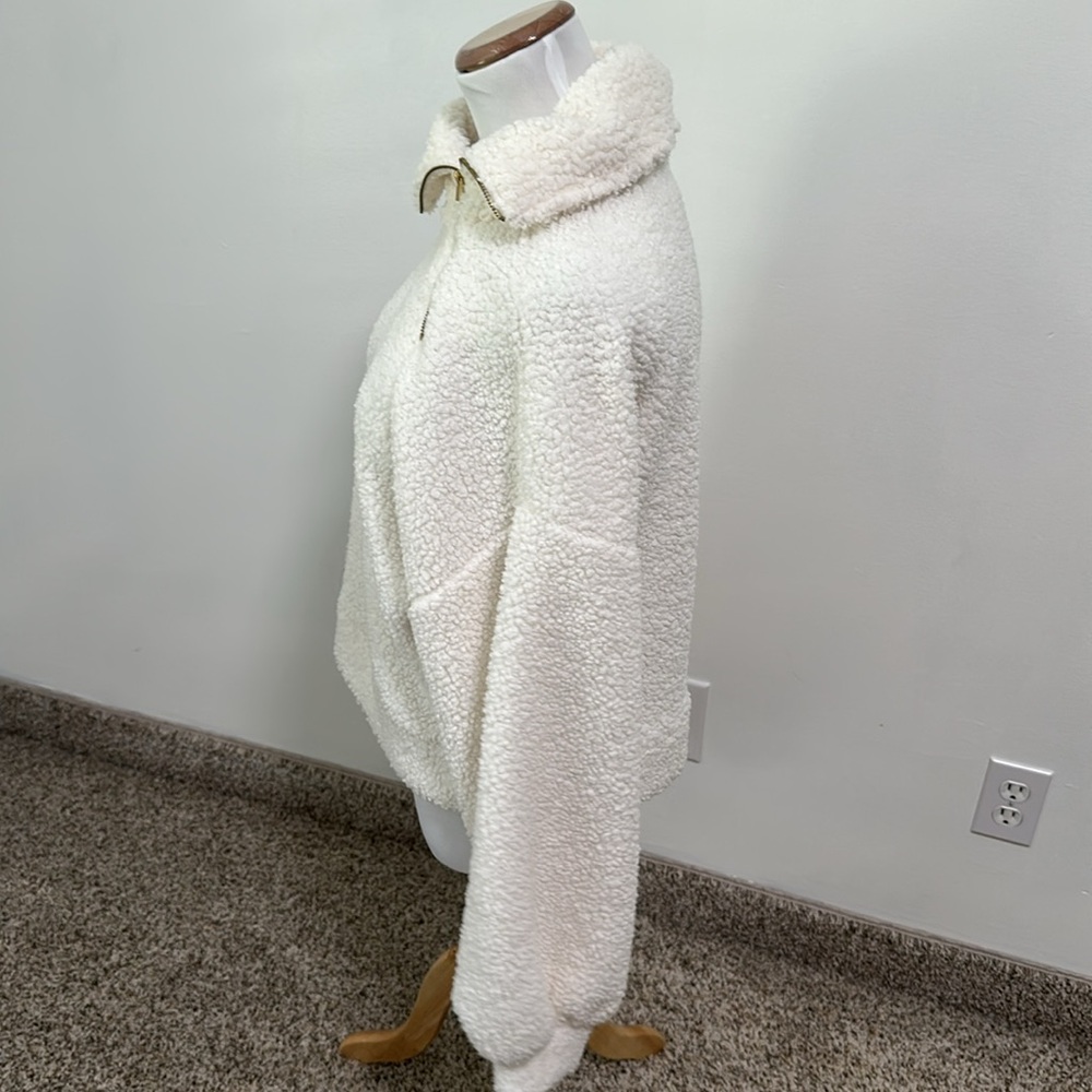 😊 Express Pullover Teddy Jacket - Picture 2 of 5